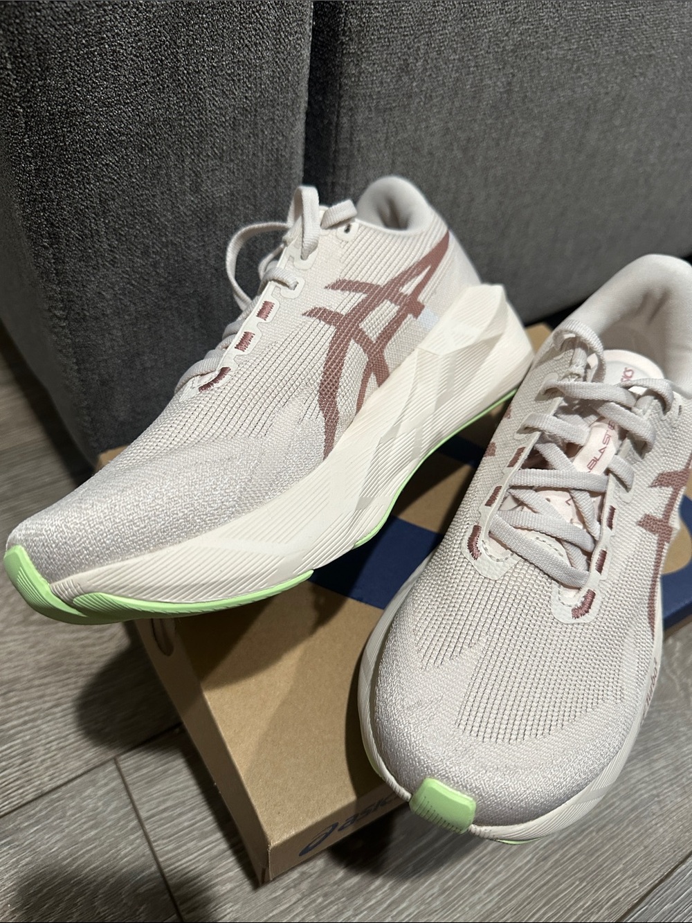 Asics Novablast 6